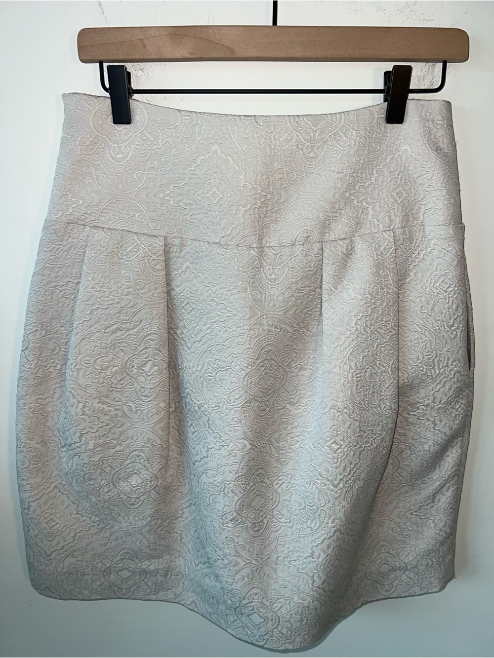 Adolfo Dominguez Ivory Textured Pleated Mini Skirt with Pockets - Picture 5 of 10